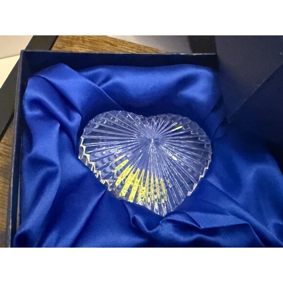 Waterford Crystal Heart-Shaped Ribbed Paperweight Clear Glass VTG 90s w/Box - Picture 2 of 7
